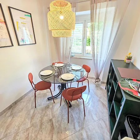 Apartamento By Interhome